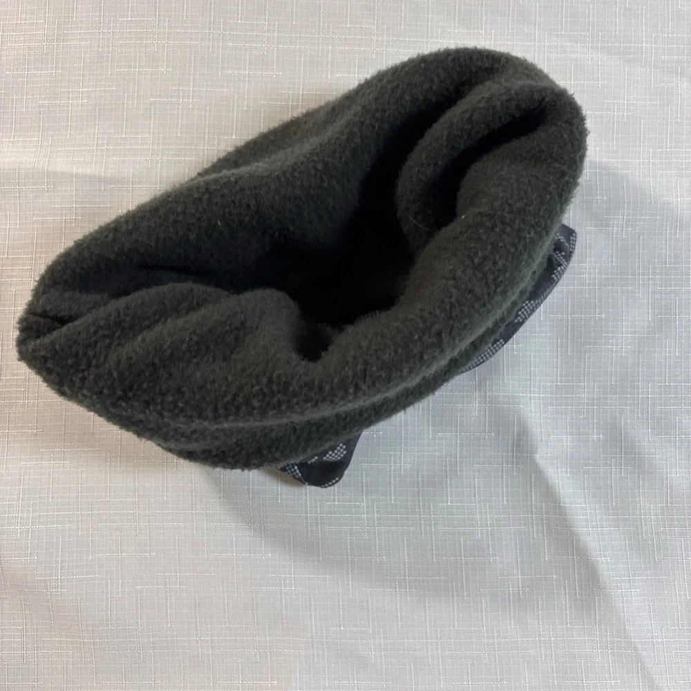 Black and Gray Patterned Neck Warmer